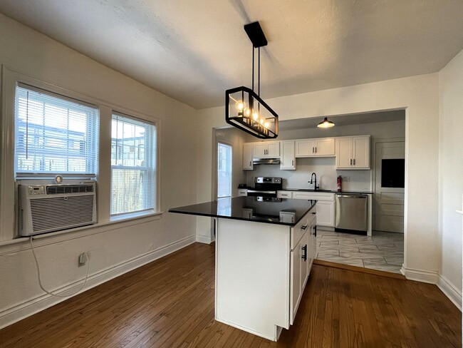 Photo - 735 NE 14th St Unidad 735 NE 14th St