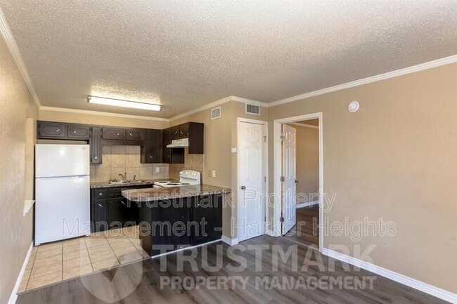 Photo - 501-502 Root Ave Unit 2