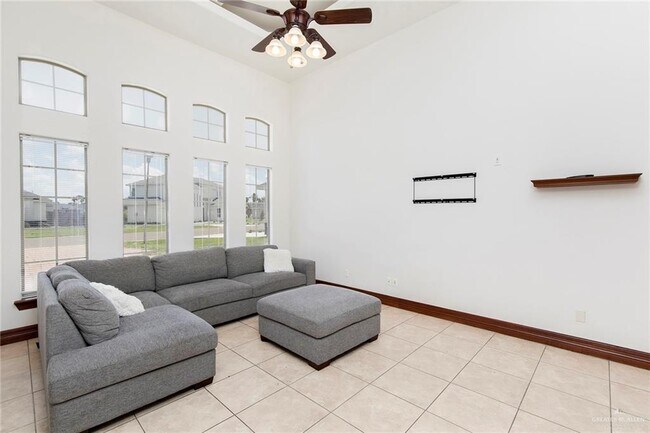 Photo - 19 Rhett Dr