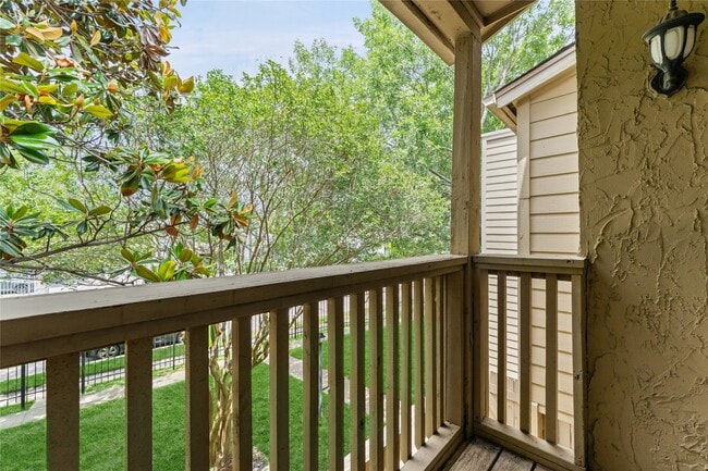 Building Photo - 9327 Pagewood Ln