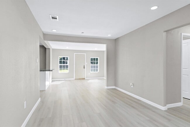 Building Photo - 4114 Hoffman St