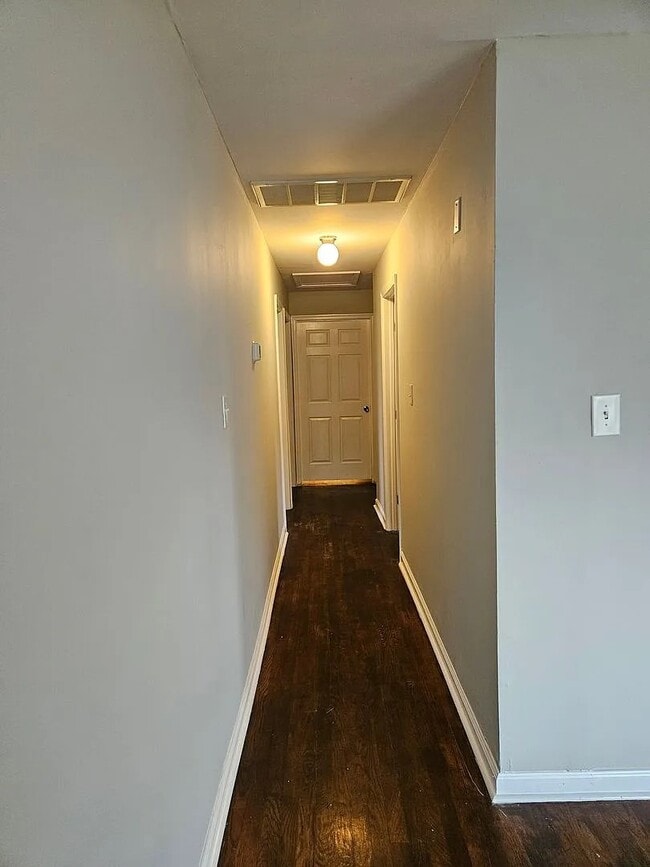 Photo - 1343 Hinton St
