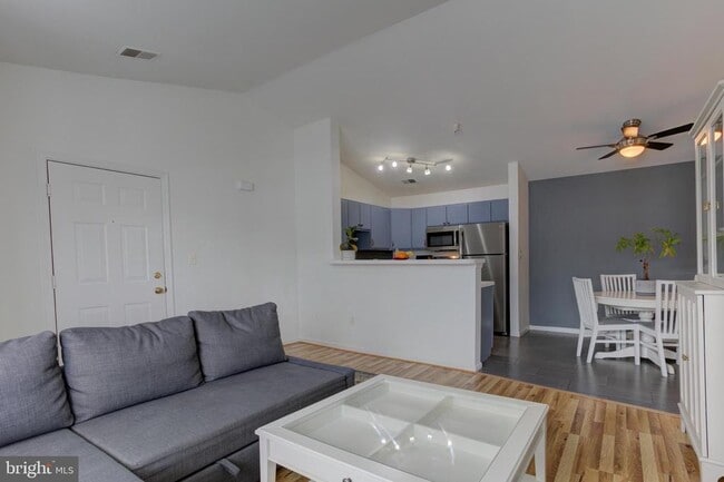 Photo - 645 Constellation Square SE Unit J