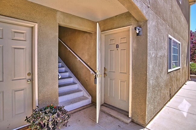 Photo - 1909 Wilmoore Dr SE