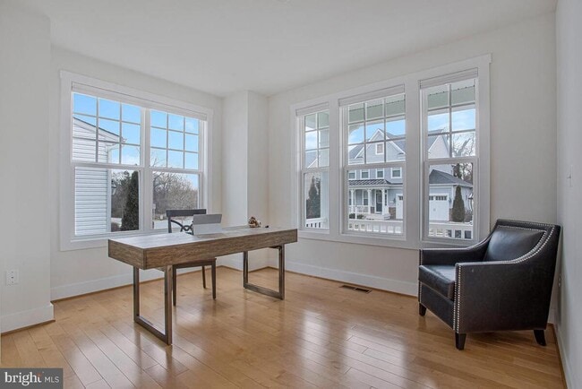 Photo - 408 Kosmill Dr