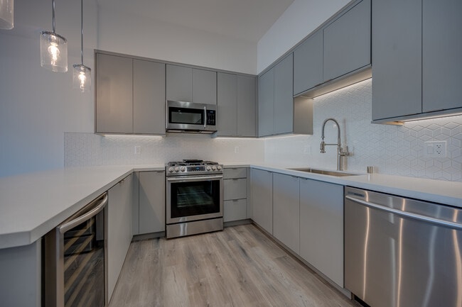 Photo - 5122 Maplewood Unit 506