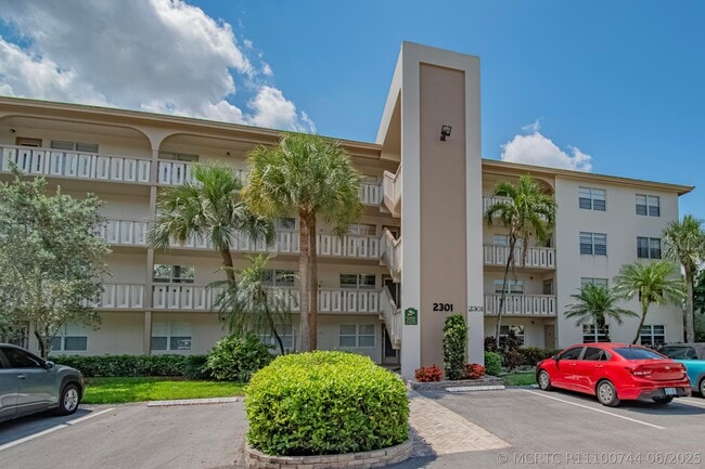 Building Photo - 2301 Lucaya Ln Unit M3