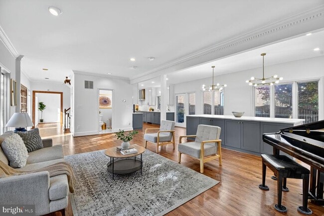 Photo - 3227 Ellicott St NW