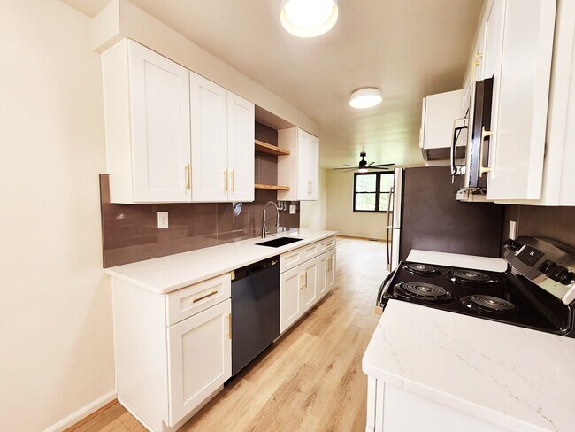 Photo - Farragut Flats #218