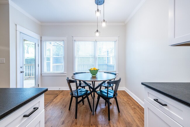 Photo - 445 Loomis Ave SE