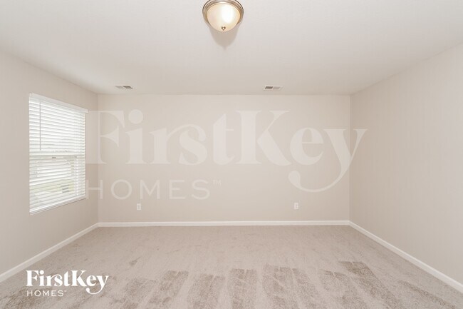 80 Homestead Ln