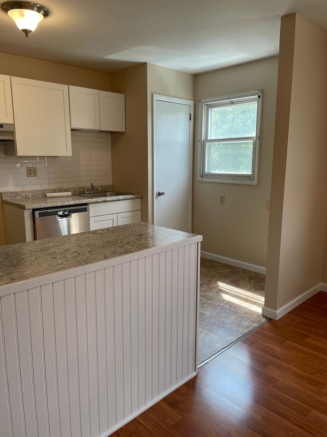 Building Photo - 810 S 2nd St