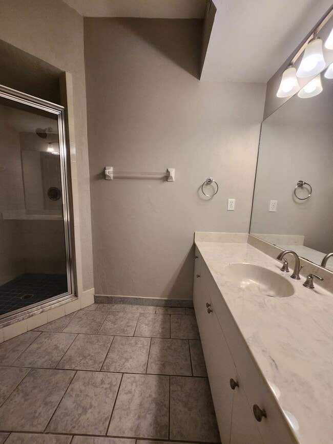 Photo - Move in Ready in NW Gainesville! Casa