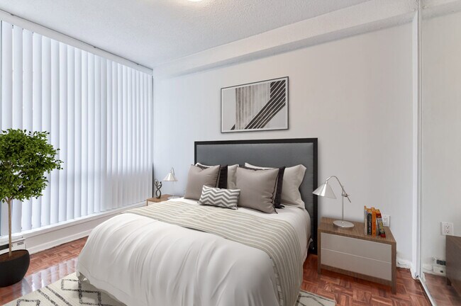 Photo - 250 St George St Unit 01006