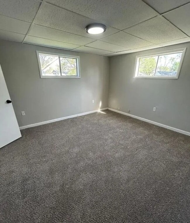 1711 Parklane Dr