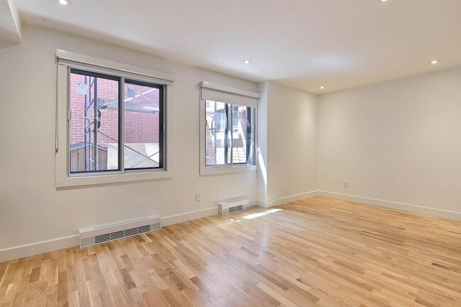 Photo - 3195 Av. Van Horne Unit 101