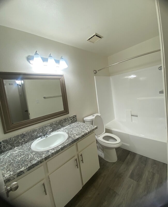 One Bedroom Bathroom