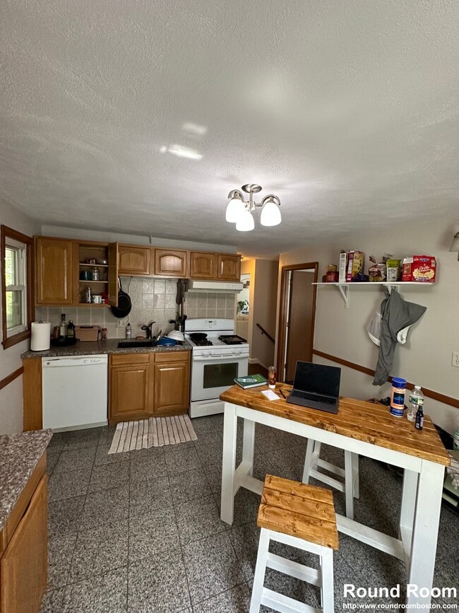 Photo - 19 Warwick Rd Unit 2