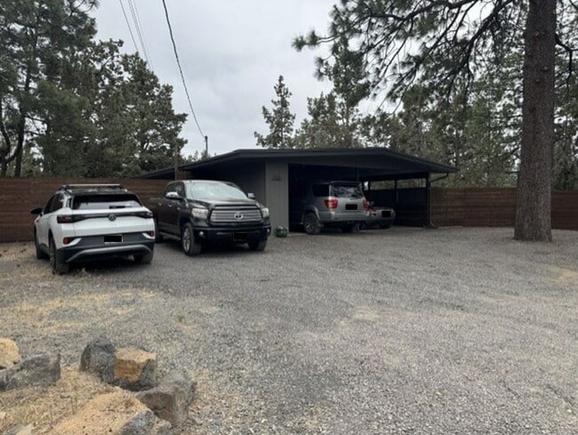 Photo - Fantastic location just steps from the Deschutes River and 1st St Rapids Park