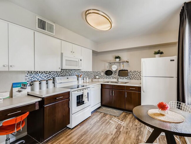 Building Photo - Emerson Park Rental