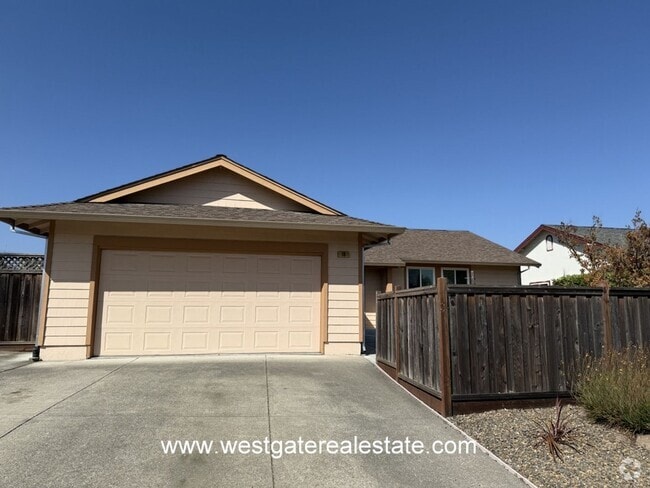 Building Photo - Lovely southeast Petaluma single level 3 b... Rental