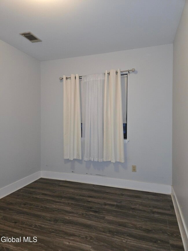 Photo - 93 Ridgewood Terrace