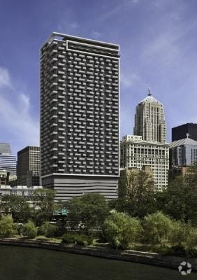 Building Photo - 235 W Van Buren St Unit 2215 Rental