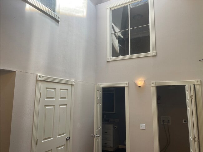 Photo - 2116 The Strand Unit 205