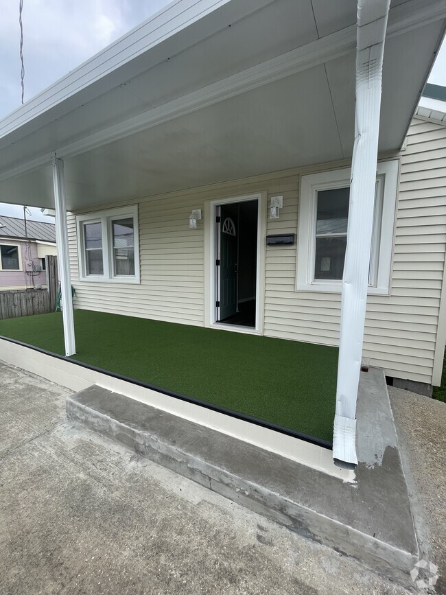 Building Photo - 114 N 11th St Rental