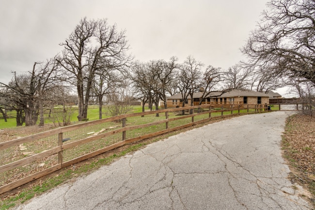 Photo - 3901 High Rd