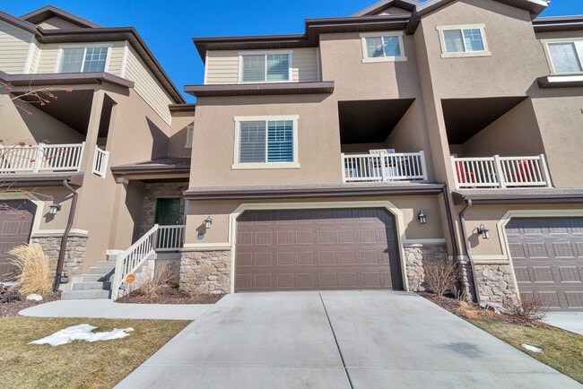 Building Photo - 911 S Aspen Pl Rental
