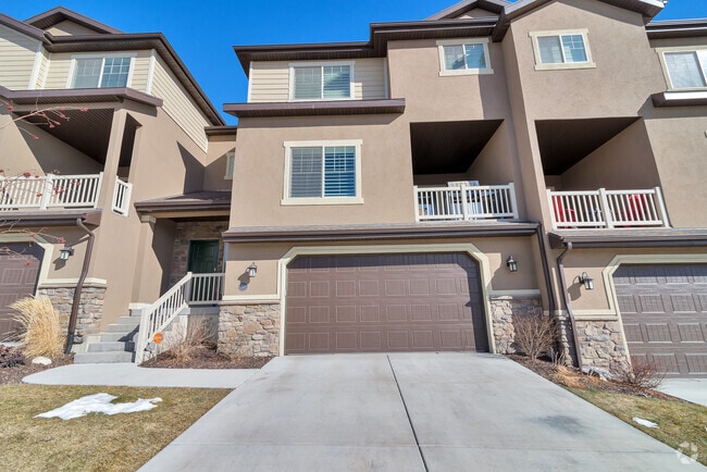 Building Photo - 911 S Aspen Pl Rental