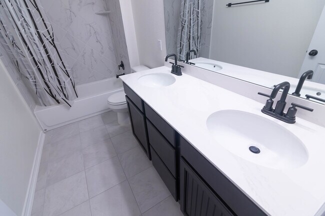 Guest Bathroom - 1131 Aronia Ln