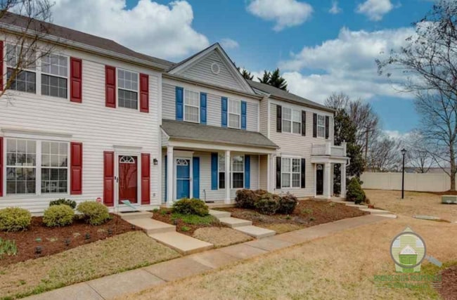 Photo - 302 Claybrooke Dr House