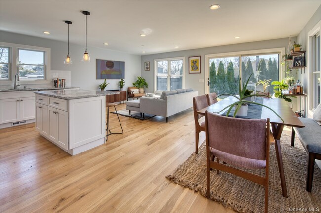 Photo - 360 Flint St