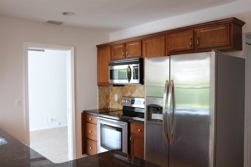 Photo - 9 Burning Tree Ln