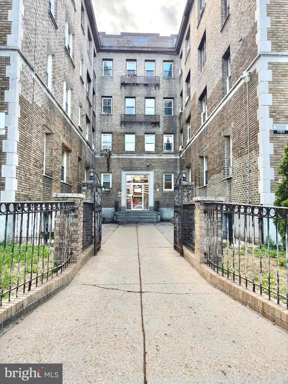 4120 14th St NW Unit B2