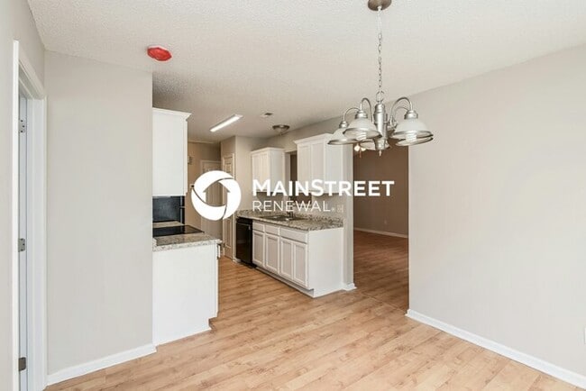 Photo - 3 Bedroom Pet-Friendly Home in Charlotte, NC with Main Street Renewal