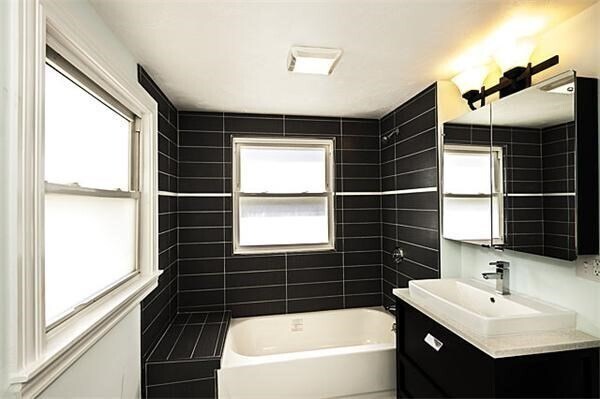 Photo - 18 Cottage Park Ave Unit 1A