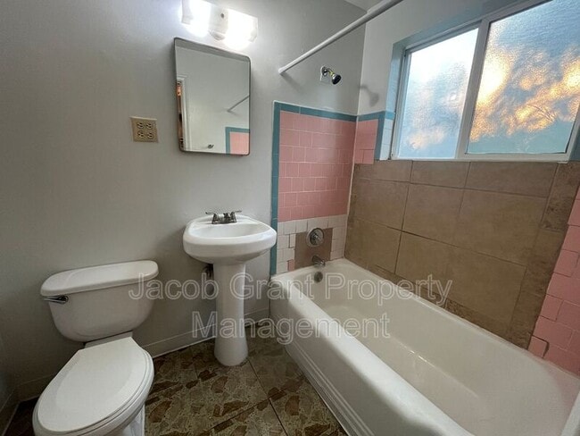 Photo - 675 Tiger Ave