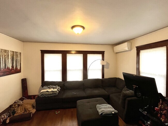 Photo - 16-18-18 Oak Hill Rd