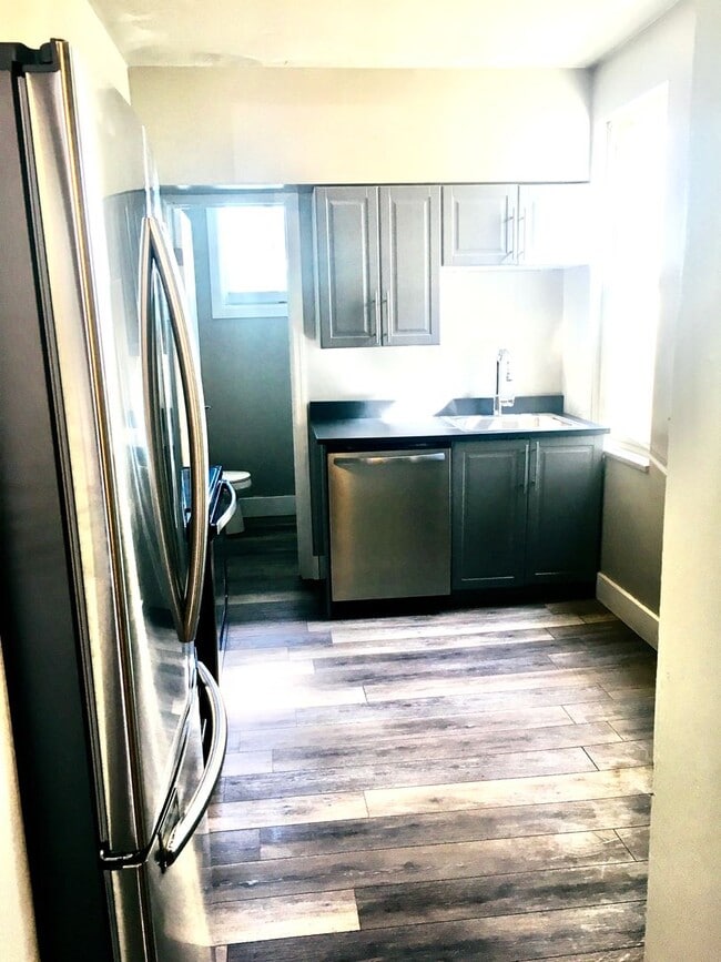 Photo - 3 bedroom in heart of South Side