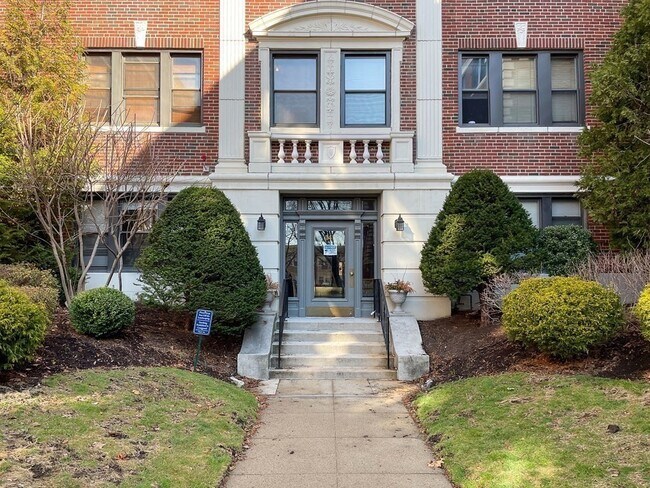 Photo - 141 Englewood Ave Unit A
