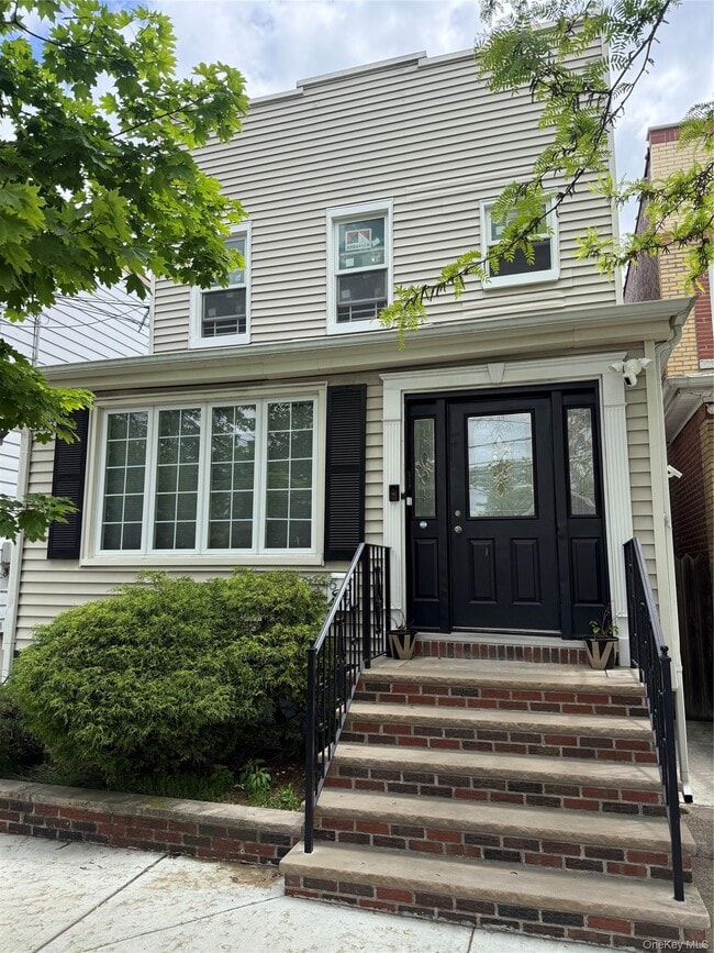 Building Photo - 65-21 79th St Unit 2