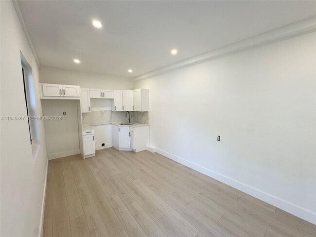 Building Photo - 1180 Opa-Locka Blvd Unit 1