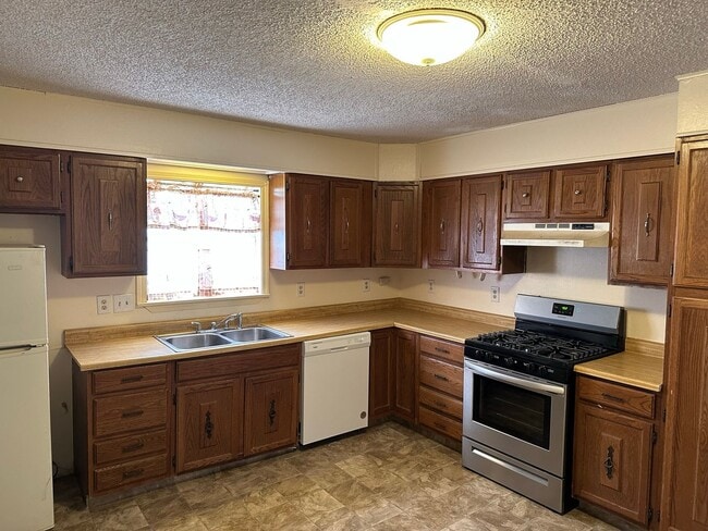 Photo - 3 Bed 1 Bath Home