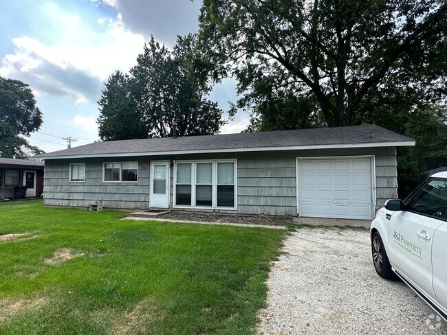 Building Photo - 1509 S Mattis Ave Rental