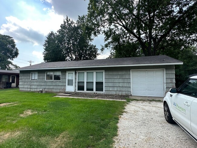 Photo - 1509 S Mattis Ave Casa