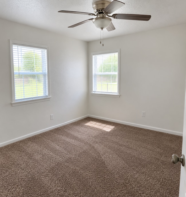 2602 NW Commerce Cir