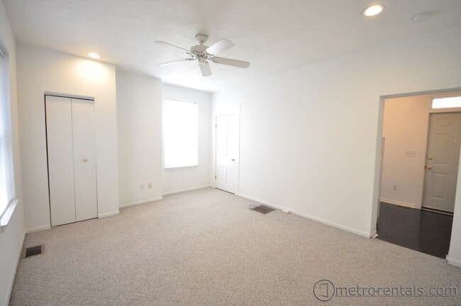 sala de estar/dormitorio - 321 E Livingston Ave Unidad Apt. B